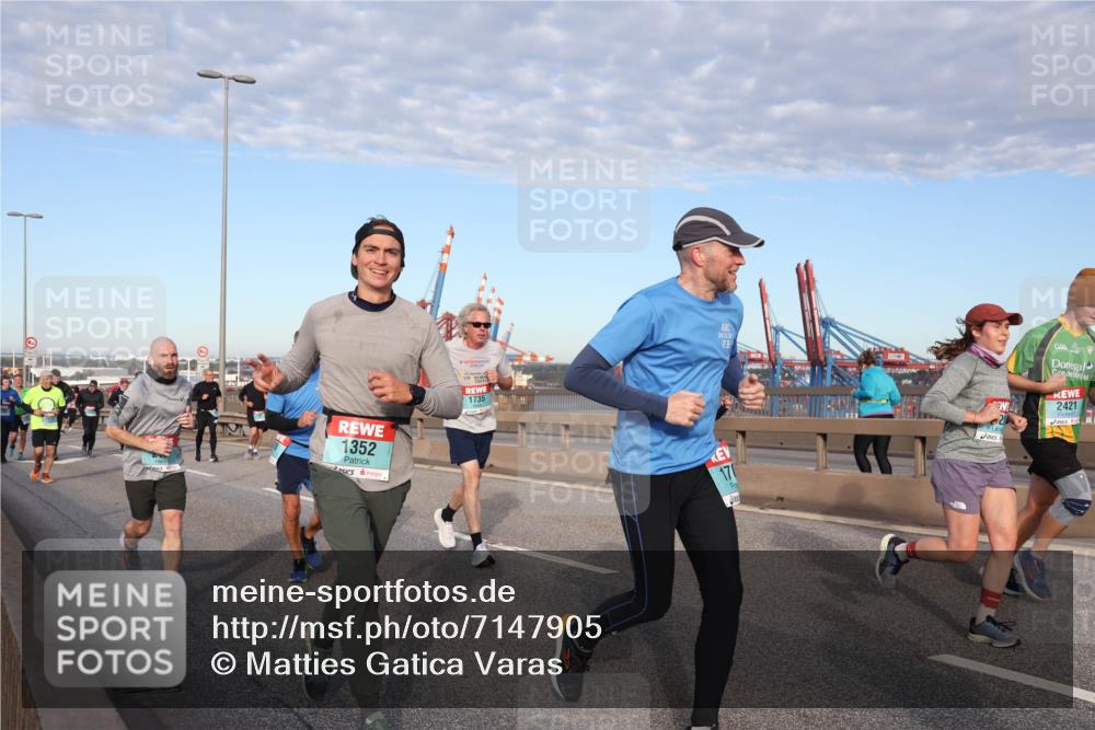03.10.2024 - Köhlbrandbrückenlauf Matties Gatica Varas http://msf.ph/oto/7147905 03.10.2024 09:44:16 Position 2 1352, 1735, 2015, 23, 21, 2421 meine-sportfotos.de