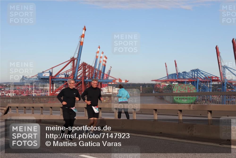 03.10.2024 - Köhlbrandbrückenlauf Matties Gatica Varas http://msf.ph/oto/7147923 03.10.2024 09:44:19 Position 2  meine-sportfotos.de