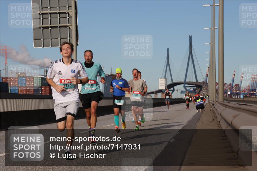 03.10.2024 - Köhlbrandbrückenlauf Luisa Fischer http://msf.ph/oto/7147931 03.10.2024 09:40:04 Position 3 1125, 1248, 1335, 1055 meine-sportfotos.de