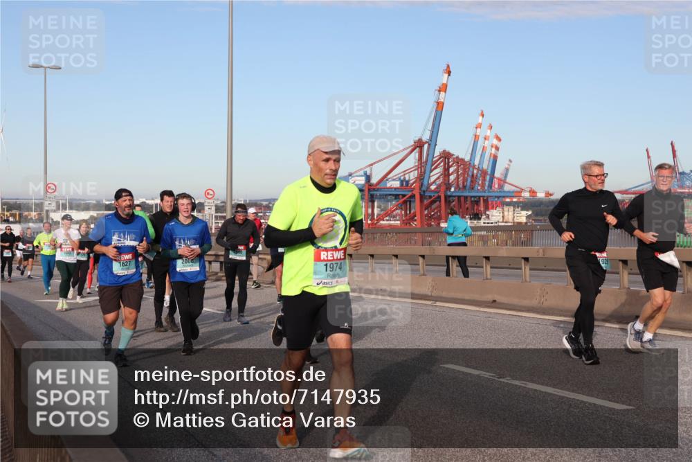 03.10.2024 - Köhlbrandbrückenlauf Matties Gatica Varas http://msf.ph/oto/7147935 03.10.2024 09:44:21 Position 2 1, 1683, 1526, 1627, 2000, 1974, 92 meine-sportfotos.de