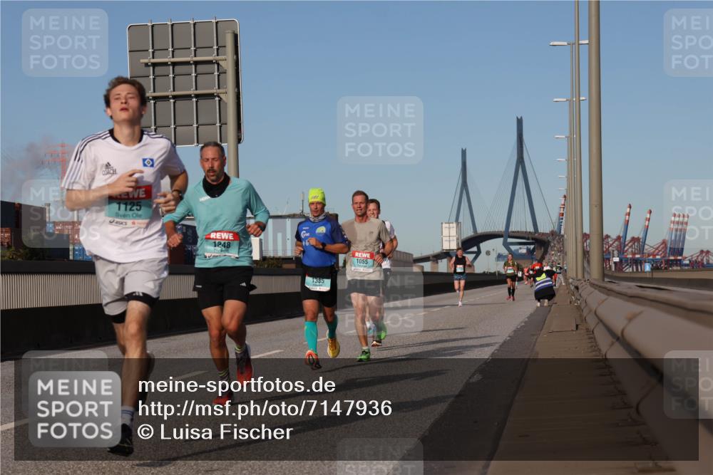 03.10.2024 - Köhlbrandbrückenlauf Luisa Fischer http://msf.ph/oto/7147936 03.10.2024 09:40:05 Position 3 1125, 1248, 1335, 1055 meine-sportfotos.de