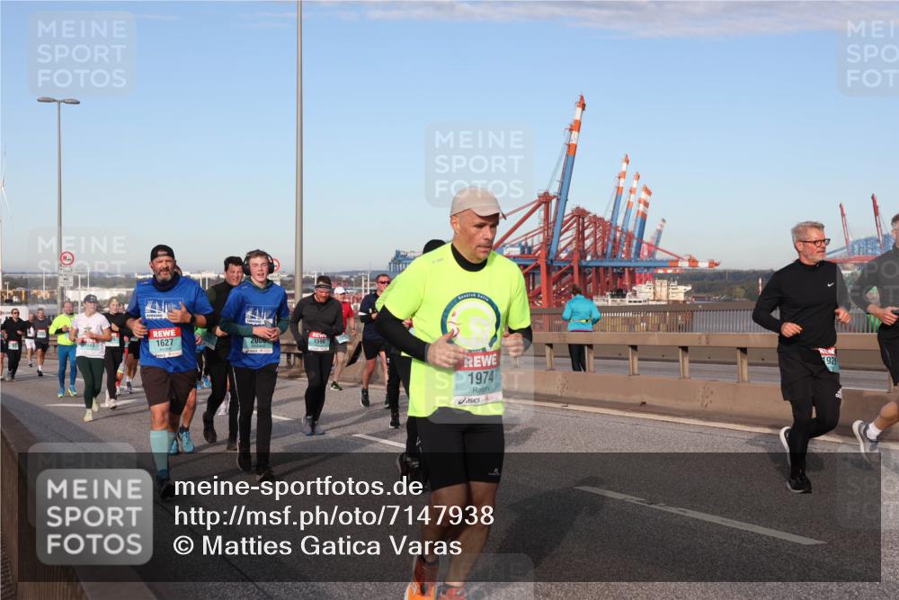 03.10.2024 - Köhlbrandbrückenlauf Matties Gatica Varas http://msf.ph/oto/7147938 03.10.2024 09:44:21 Position 2 1627, 2000, 1590, 1974, 192 meine-sportfotos.de