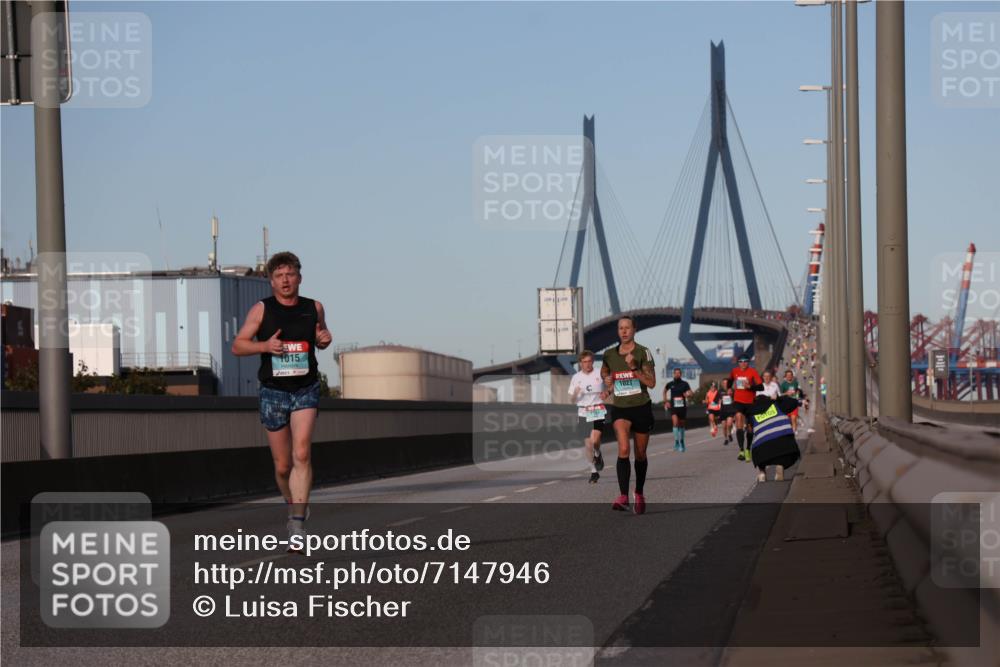 03.10.2024 - Köhlbrandbrückenlauf Luisa Fischer http://msf.ph/oto/7147946 03.10.2024 09:40:14 Position 3 1015, 1027 meine-sportfotos.de