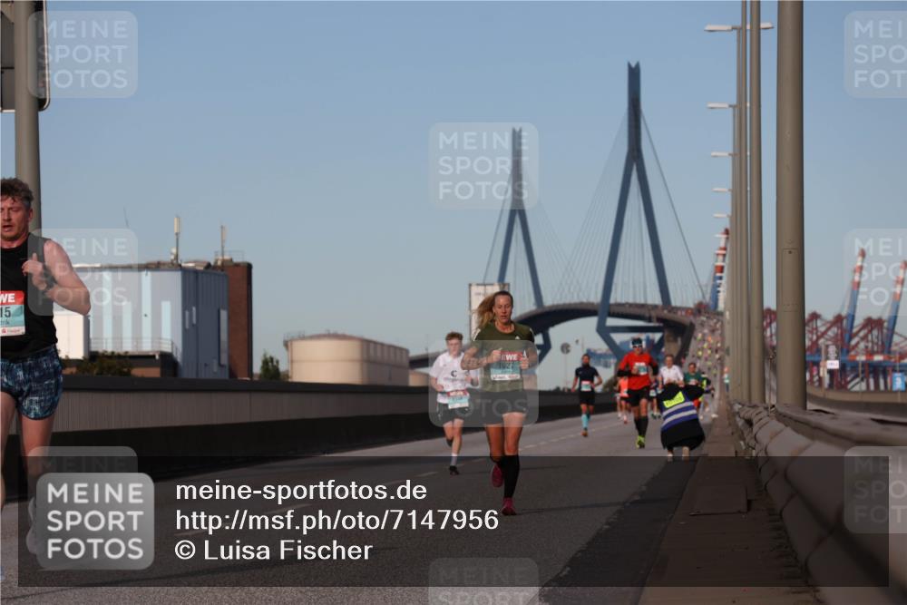 03.10.2024 - Köhlbrandbrückenlauf Luisa Fischer http://msf.ph/oto/7147956 03.10.2024 09:40:16 Position 3 15 meine-sportfotos.de