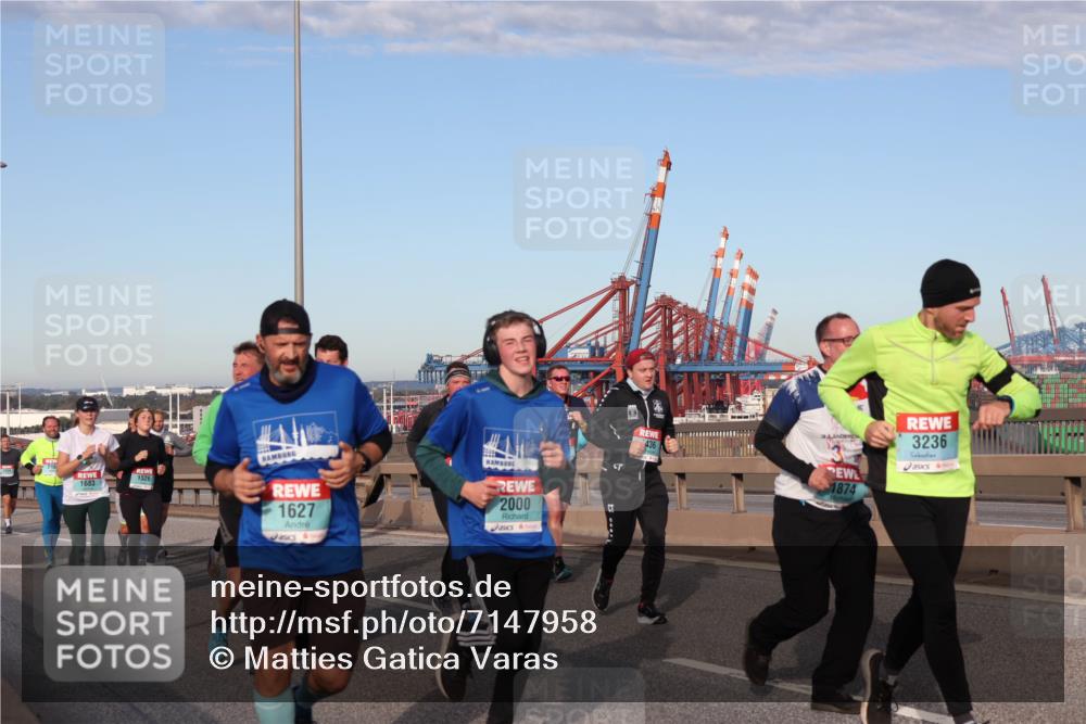 03.10.2024 - Köhlbrandbrückenlauf Matties Gatica Varas http://msf.ph/oto/7147958 03.10.2024 09:44:23 Position 2 1683, 1526, 1627, 2000, 436, 1874, 3236 meine-sportfotos.de