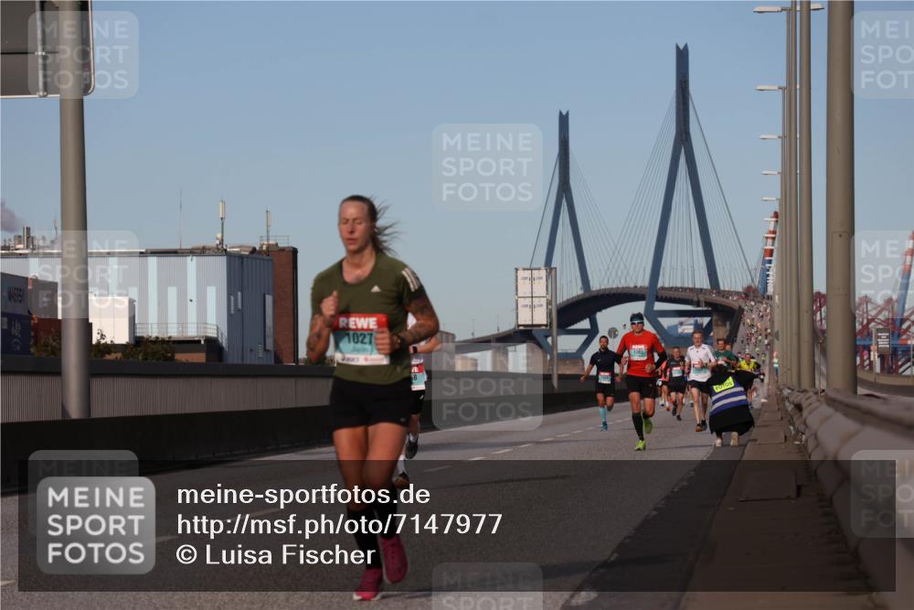 03.10.2024 - Köhlbrandbrückenlauf Luisa Fischer http://msf.ph/oto/7147977 03.10.2024 09:40:20 Position 3 1027, 1203 meine-sportfotos.de