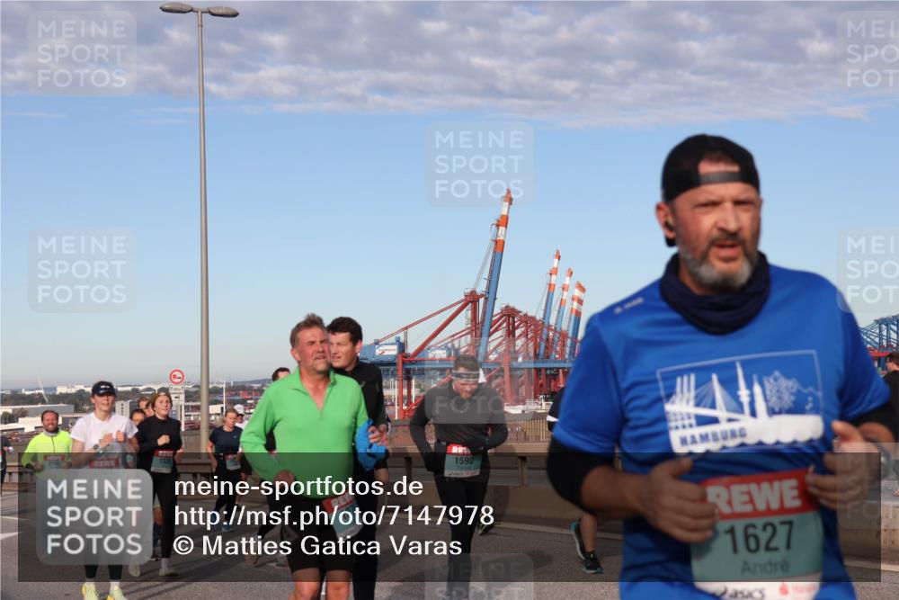 03.10.2024 - Köhlbrandbrückenlauf Matties Gatica Varas http://msf.ph/oto/7147978 03.10.2024 09:44:24 Position 2 2460, 1683, 1526, 127, 1590, 1627 meine-sportfotos.de