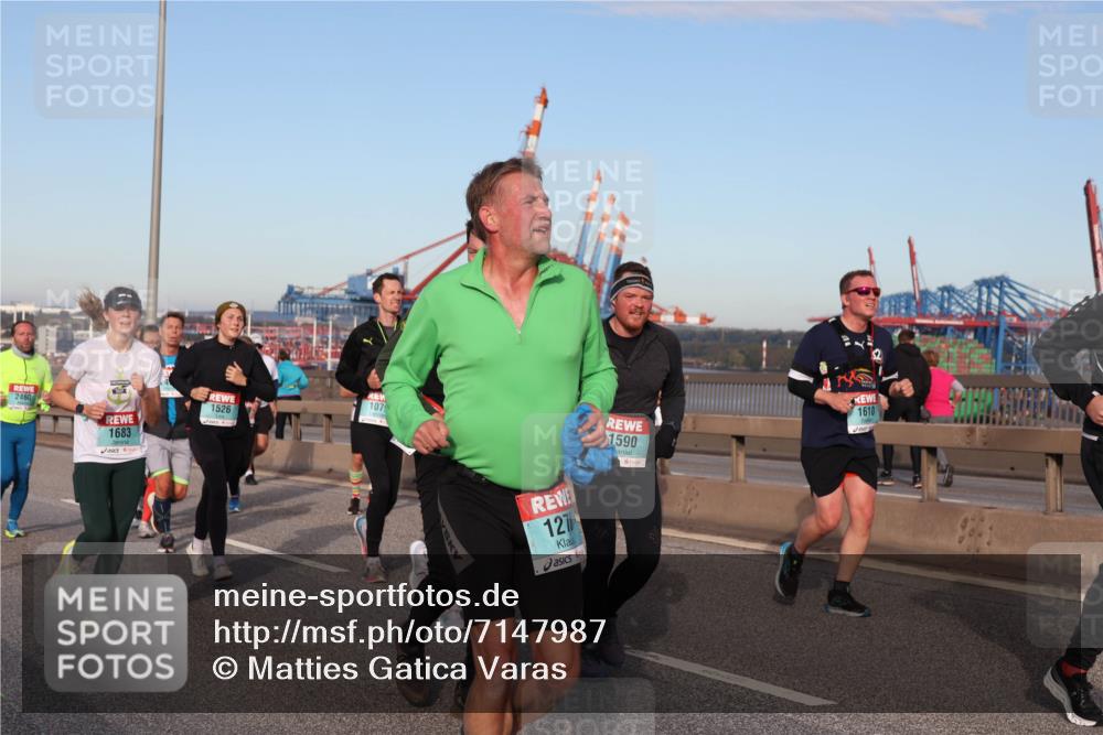 03.10.2024 - Köhlbrandbrückenlauf Matties Gatica Varas http://msf.ph/oto/7147987 03.10.2024 09:44:25 Position 2 2460, 107, 1526, 1683, 127, 1590, 1610 meine-sportfotos.de