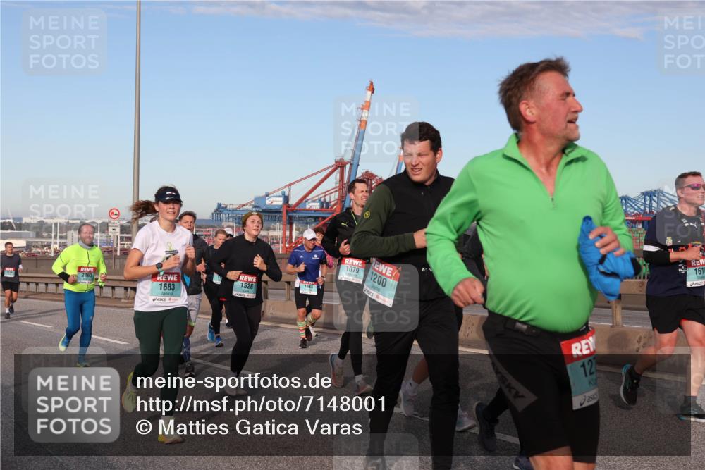 03.10.2024 - Köhlbrandbrückenlauf Matties Gatica Varas http://msf.ph/oto/7148001 03.10.2024 09:44:26 Position 2 2460, 1683, 1526, 1079, 1200, 1, 12, 161 meine-sportfotos.de