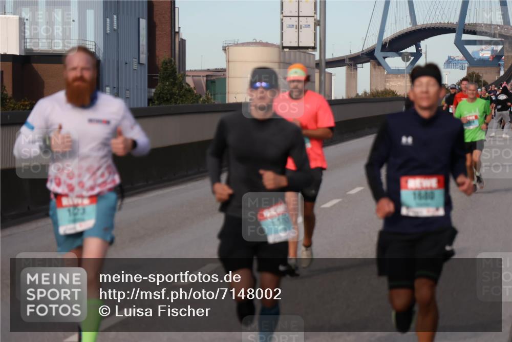 03.10.2024 - Köhlbrandbrückenlauf Luisa Fischer http://msf.ph/oto/7148002 03.10.2024 09:41:52 Position 3 103, 1640 meine-sportfotos.de