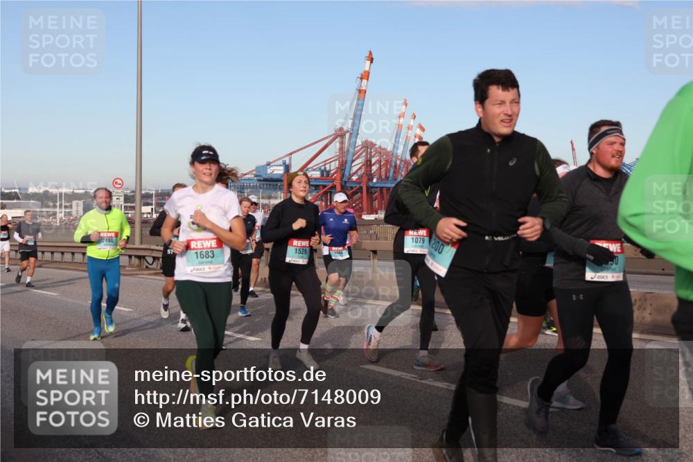 03.10.2024 - Köhlbrandbrückenlauf Matties Gatica Varas http://msf.ph/oto/7148009 03.10.2024 09:44:26 Position 2 2460, 1683, 1526, 1079, 200, 24 meine-sportfotos.de