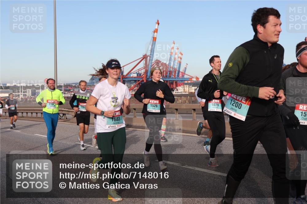 03.10.2024 - Köhlbrandbrückenlauf Matties Gatica Varas http://msf.ph/oto/7148016 03.10.2024 09:44:27 Position 2 2460, 2462, 200, 1683, 1526, 1079, 1200, 15, 15 meine-sportfotos.de