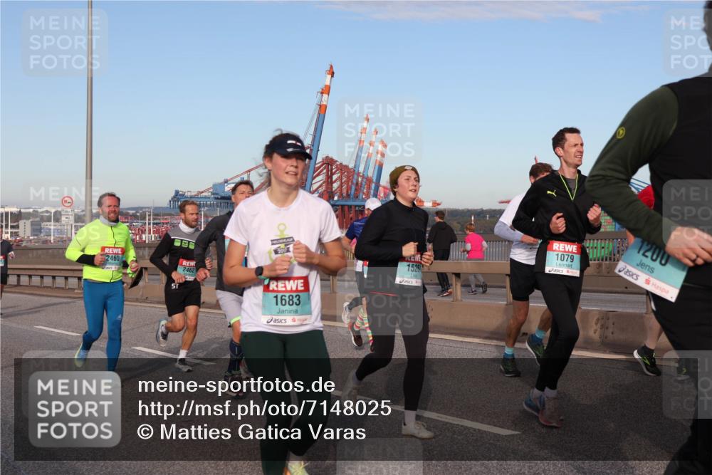 03.10.2024 - Köhlbrandbrückenlauf Matties Gatica Varas http://msf.ph/oto/7148025 03.10.2024 09:44:27 Position 2 00, 1, 2460, 2462, 2017, 1683, 1526, 1079, 1200 meine-sportfotos.de