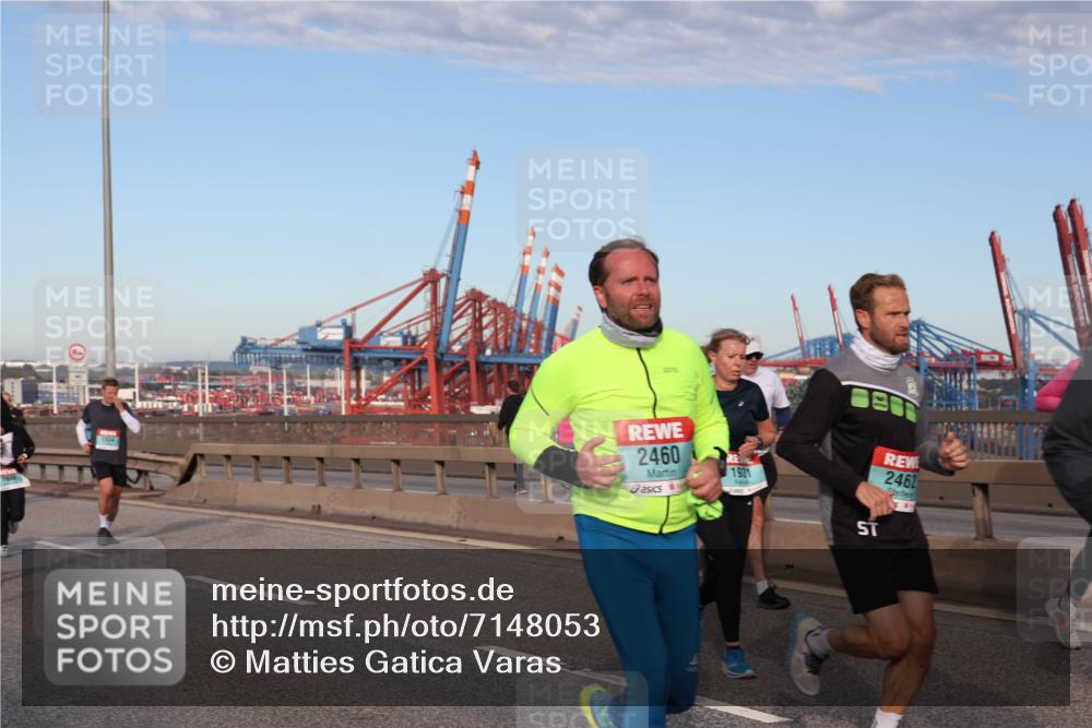 03.10.2024 - Köhlbrandbrückenlauf Matties Gatica Varas http://msf.ph/oto/7148053 03.10.2024 09:44:29 Position 2 2834, 2460, 1931, 2462 meine-sportfotos.de
