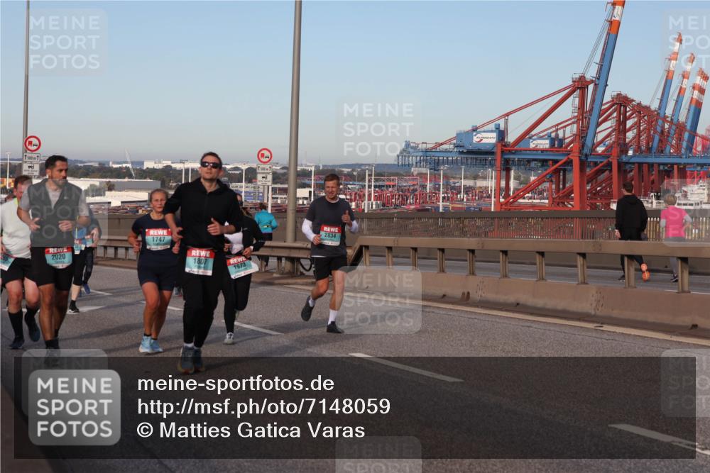 03.10.2024 - Köhlbrandbrückenlauf Matties Gatica Varas http://msf.ph/oto/7148059 03.10.2024 09:44:30 Position 2 1500, 1747, 2020, 1807, 1973, 1500, 1, 2834 meine-sportfotos.de