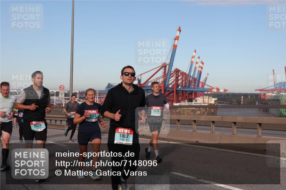 03.10.2024 - Köhlbrandbrückenlauf Matties Gatica Varas http://msf.ph/oto/7148096 03.10.2024 09:44:33 Position 2 2020, 1, 1508, 1747, 1807, 2834 meine-sportfotos.de