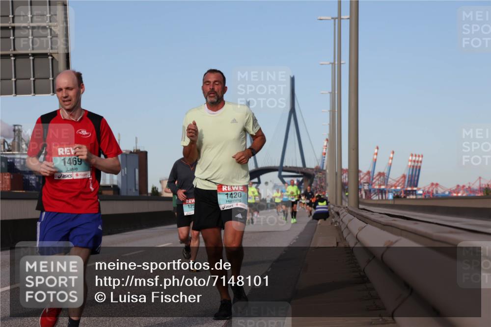 03.10.2024 - Köhlbrandbrückenlauf Luisa Fischer http://msf.ph/oto/7148101 03.10.2024 09:43:42 Position 3 1469, 125, 1420 meine-sportfotos.de