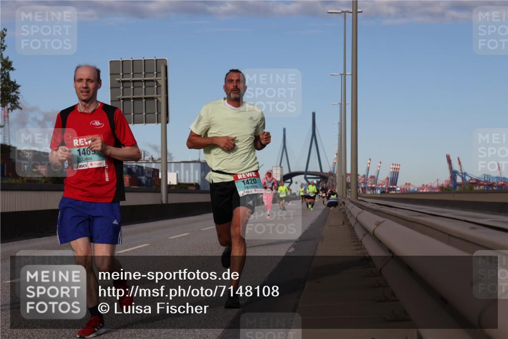 03.10.2024 - Köhlbrandbrückenlauf Luisa Fischer http://msf.ph/oto/7148108 03.10.2024 09:43:43 Position 3 1465, 1420 meine-sportfotos.de