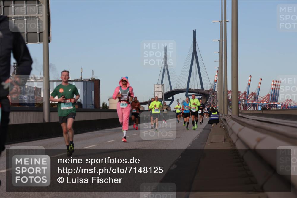 03.10.2024 - Köhlbrandbrückenlauf Luisa Fischer http://msf.ph/oto/7148125 03.10.2024 09:43:46 Position 3 1329, 1478 meine-sportfotos.de