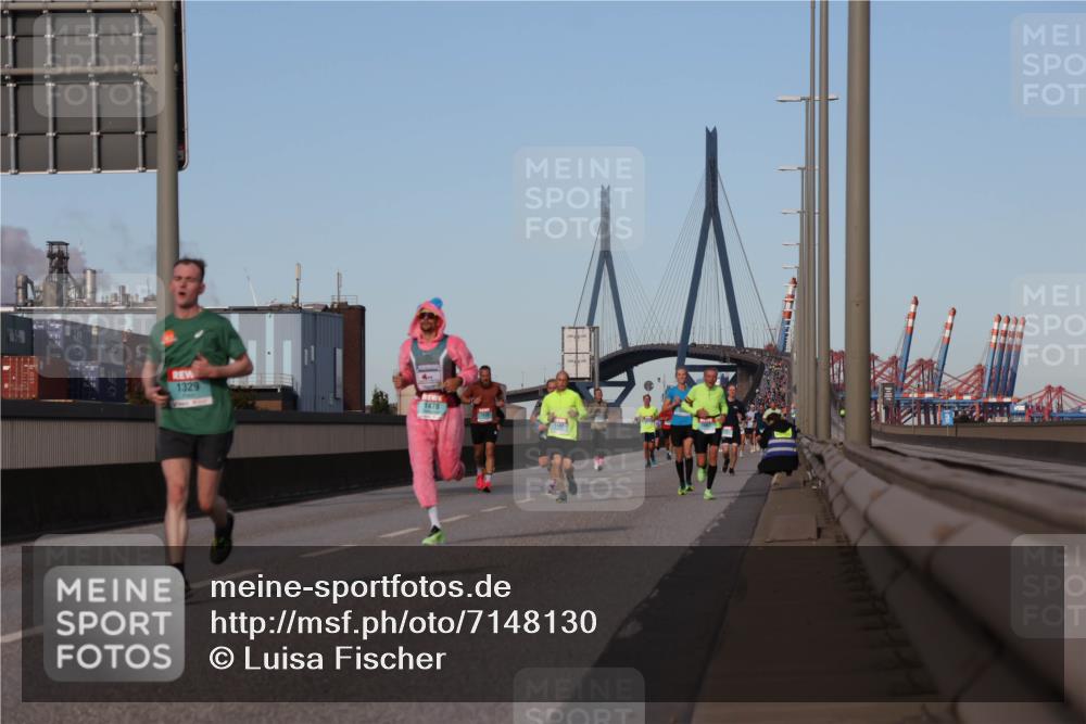 03.10.2024 - Köhlbrandbrückenlauf Luisa Fischer http://msf.ph/oto/7148130 03.10.2024 09:43:47 Position 3 1329, 1478 meine-sportfotos.de