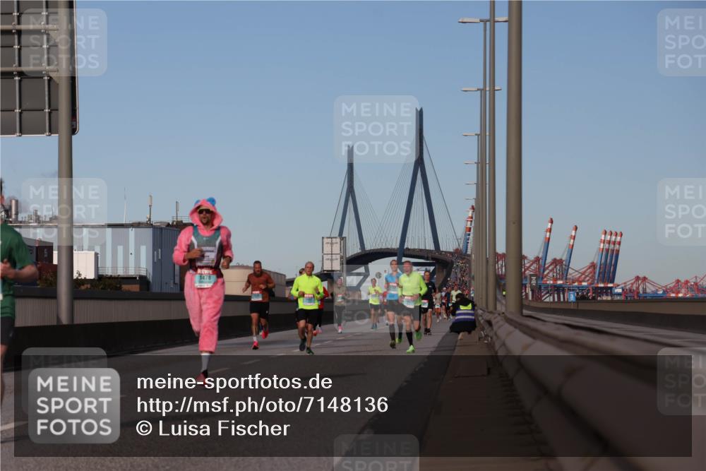 03.10.2024 - Köhlbrandbrückenlauf Luisa Fischer http://msf.ph/oto/7148136 03.10.2024 09:43:48 Position 3 1478 meine-sportfotos.de