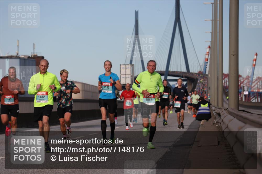 03.10.2024 - Köhlbrandbrückenlauf Luisa Fischer http://msf.ph/oto/7148176 03.10.2024 09:43:53 Position 3 1533, 1482, 1132, 1, 1067, 1140, 197, 1437 meine-sportfotos.de