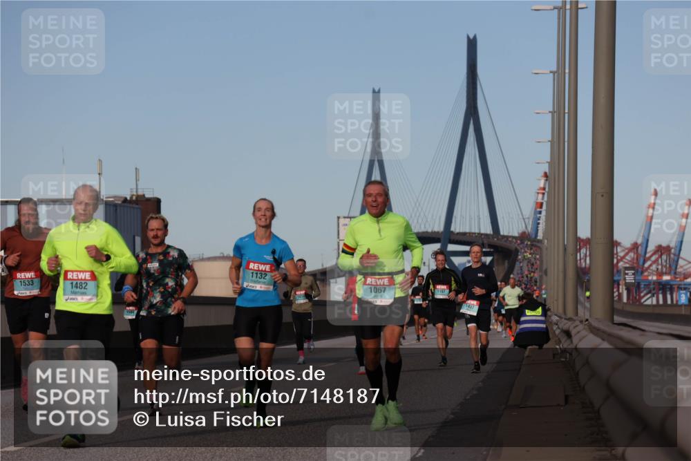 03.10.2024 - Köhlbrandbrückenlauf Luisa Fischer http://msf.ph/oto/7148187 03.10.2024 09:43:54 Position 3 1533, 1482, 1109, 1132, 1067, 1197, 1437 meine-sportfotos.de