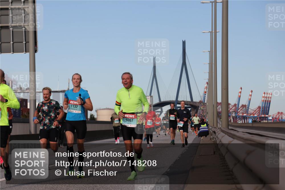 03.10.2024 - Köhlbrandbrückenlauf Luisa Fischer http://msf.ph/oto/7148208 03.10.2024 09:43:57 Position 3 1132, 1067, 1140, 1197, 1437 meine-sportfotos.de