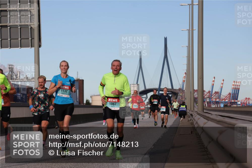 03.10.2024 - Köhlbrandbrückenlauf Luisa Fischer http://msf.ph/oto/7148213 03.10.2024 09:43:57 Position 3 1001, 1132, 1067, 1140, 1197, 1437 meine-sportfotos.de