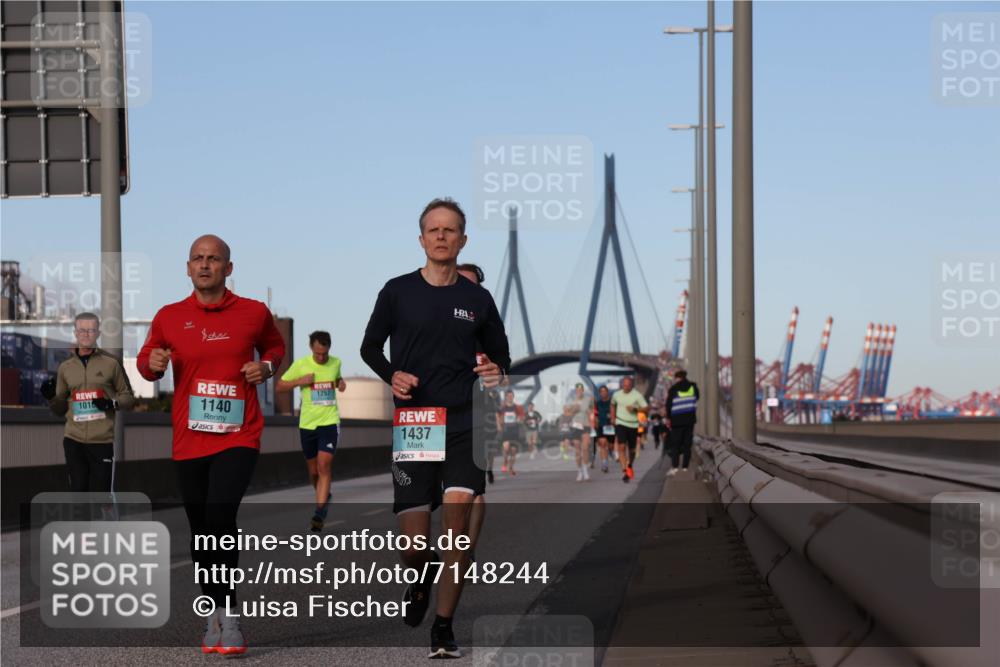 03.10.2024 - Köhlbrandbrückenlauf Luisa Fischer http://msf.ph/oto/7148244 03.10.2024 09:44:05 Position 3 1016, 1140, 1257, 1437 meine-sportfotos.de