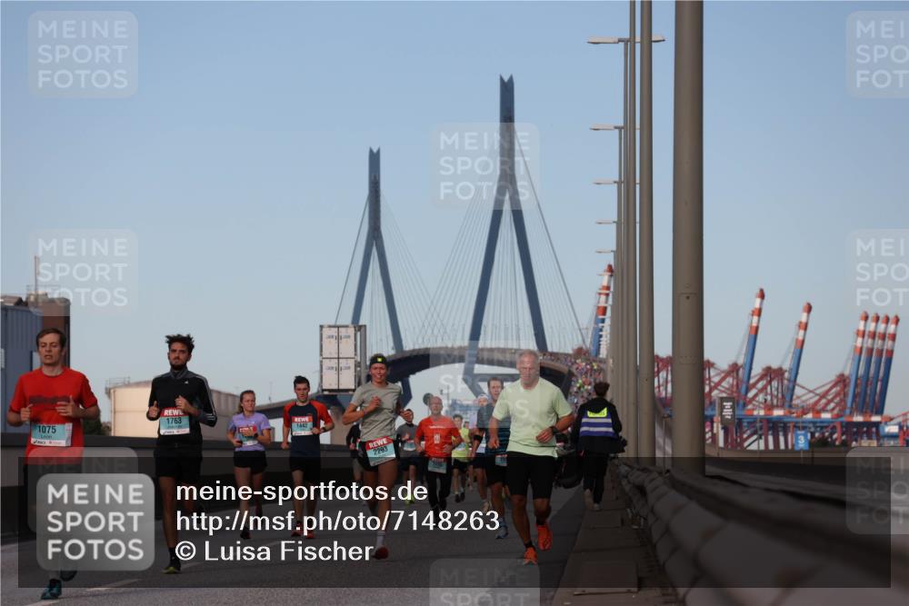 03.10.2024 - Köhlbrandbrückenlauf Luisa Fischer http://msf.ph/oto/7148263 03.10.2024 09:44:10 Position 3 940, 1075, 1763, 1442, 2293, 1205 meine-sportfotos.de