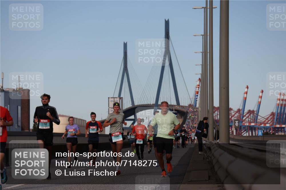 03.10.2024 - Köhlbrandbrückenlauf Luisa Fischer http://msf.ph/oto/7148275 03.10.2024 09:44:12 Position 3 1763, 1442, 1443, 2293, 1205 meine-sportfotos.de