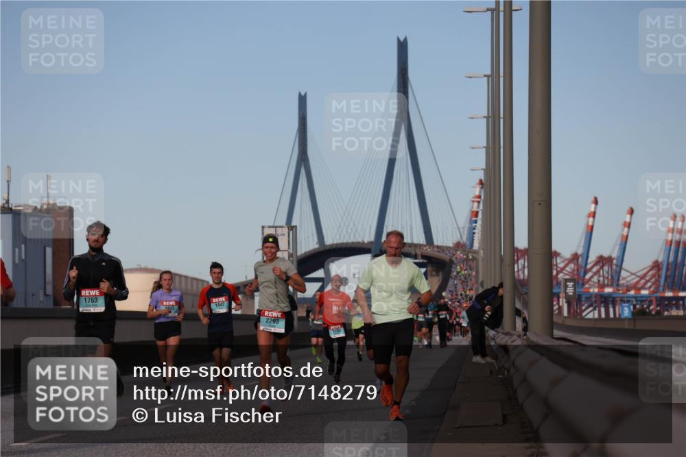 03.10.2024 - Köhlbrandbrückenlauf Luisa Fischer http://msf.ph/oto/7148279 03.10.2024 09:44:12 Position 3 1763, 1443, 1442, 2293, 1205 meine-sportfotos.de