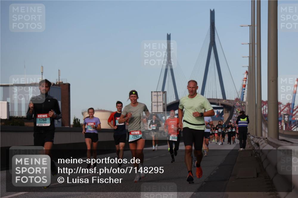 03.10.2024 - Köhlbrandbrückenlauf Luisa Fischer http://msf.ph/oto/7148295 03.10.2024 09:44:14 Position 3 1763, 14, 2293, 1205 meine-sportfotos.de