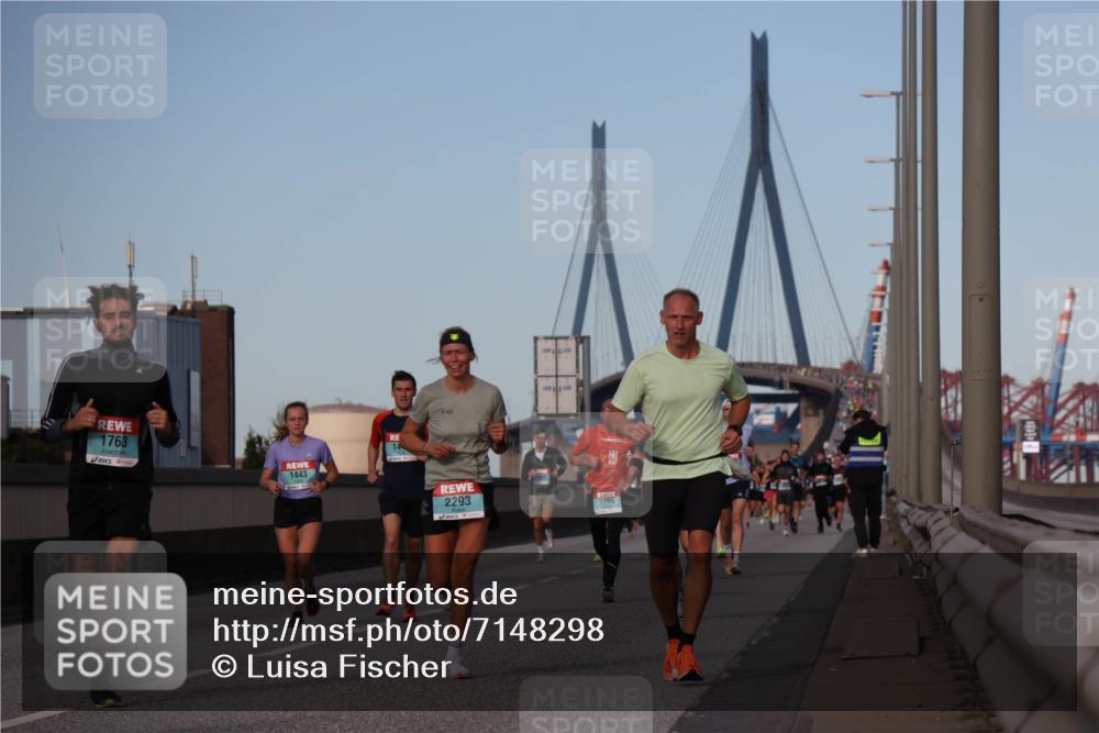 03.10.2024 - Köhlbrandbrückenlauf Luisa Fischer http://msf.ph/oto/7148298 03.10.2024 09:44:14 Position 3 1763, 1443, 2293, 1205 meine-sportfotos.de