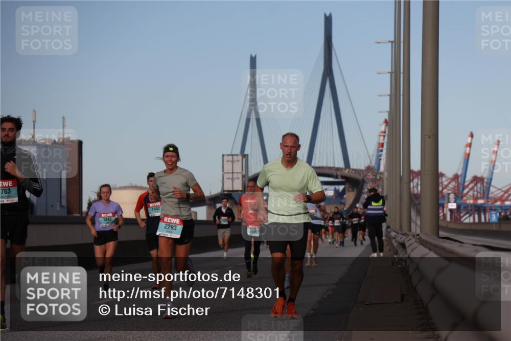 03.10.2024 - Köhlbrandbrückenlauf Luisa Fischer http://msf.ph/oto/7148301 03.10.2024 09:44:14 Position 3 763, 1443, 1442, 2293 meine-sportfotos.de
