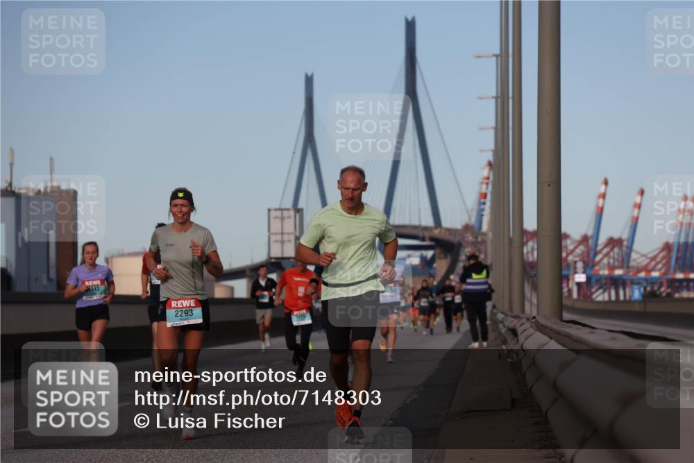 03.10.2024 - Köhlbrandbrückenlauf Luisa Fischer http://msf.ph/oto/7148303 03.10.2024 09:44:15 Position 3 443, 2293 meine-sportfotos.de
