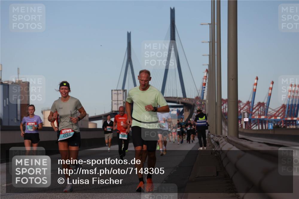 03.10.2024 - Köhlbrandbrückenlauf Luisa Fischer http://msf.ph/oto/7148305 03.10.2024 09:44:15 Position 3 14, 2293, 1205 meine-sportfotos.de