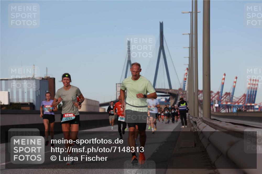 03.10.2024 - Köhlbrandbrückenlauf Luisa Fischer http://msf.ph/oto/7148313 03.10.2024 09:44:16 Position 3 1443, 2293 meine-sportfotos.de