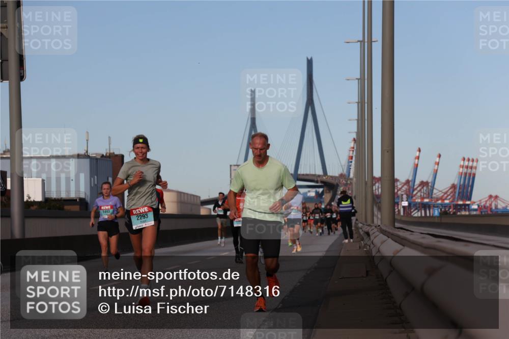 03.10.2024 - Köhlbrandbrückenlauf Luisa Fischer http://msf.ph/oto/7148316 03.10.2024 09:44:16 Position 3 1443, 2293, 200 meine-sportfotos.de