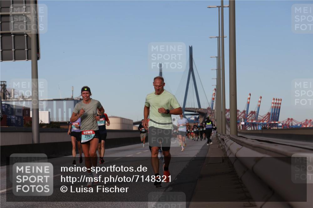 03.10.2024 - Köhlbrandbrückenlauf Luisa Fischer http://msf.ph/oto/7148321 03.10.2024 09:44:16 Position 3 2293, 1442 meine-sportfotos.de