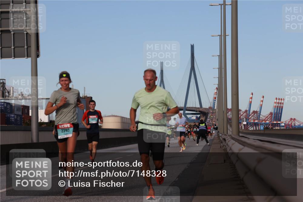 03.10.2024 - Köhlbrandbrückenlauf Luisa Fischer http://msf.ph/oto/7148328 03.10.2024 09:44:17 Position 3 2293, 1442 meine-sportfotos.de