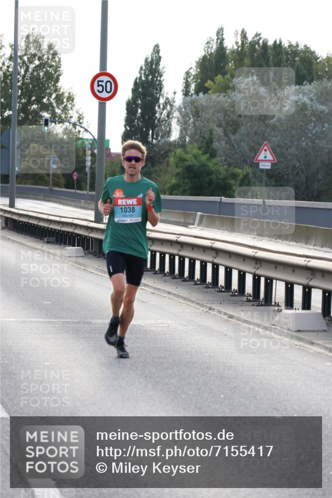 03.10.2024 - Köhlbrandbrückenlauf Miley Keyser http://msf.ph/oto/7155417 03.10.2024 09:09:52 Position 3 1038, 50, 99, 150 meine-sportfotos.de