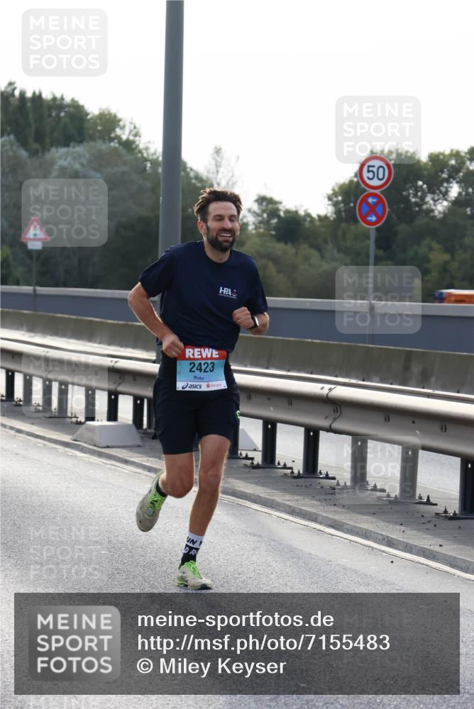 03.10.2024 - Köhlbrandbrückenlauf Miley Keyser http://msf.ph/oto/7155483 03.10.2024 09:10:23 Position 3 2423, 50 meine-sportfotos.de