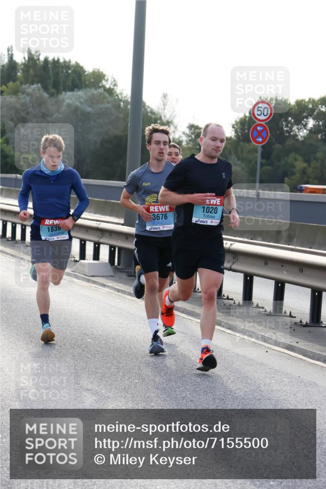 03.10.2024 - Köhlbrandbrückenlauf Miley Keyser http://msf.ph/oto/7155500 03.10.2024 09:10:26 Position 3 1839, 3676, 1020, 50 meine-sportfotos.de