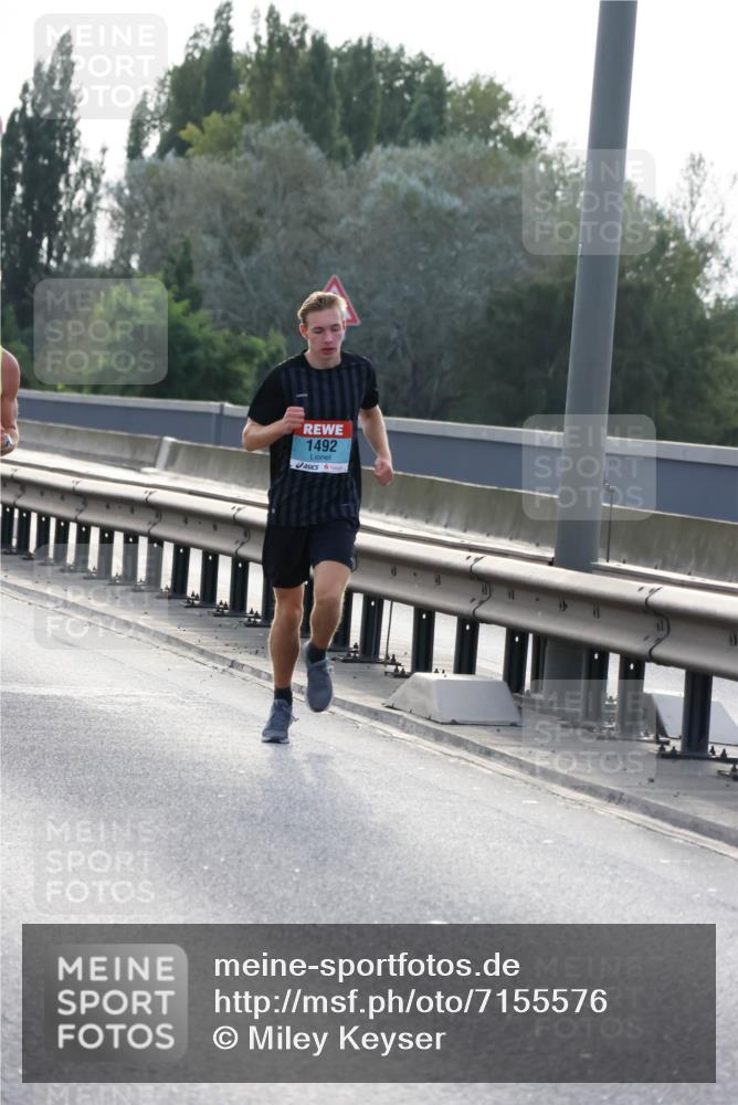 03.10.2024 - Köhlbrandbrückenlauf Miley Keyser http://msf.ph/oto/7155576 03.10.2024 09:10:57 Position 3 1492 meine-sportfotos.de
