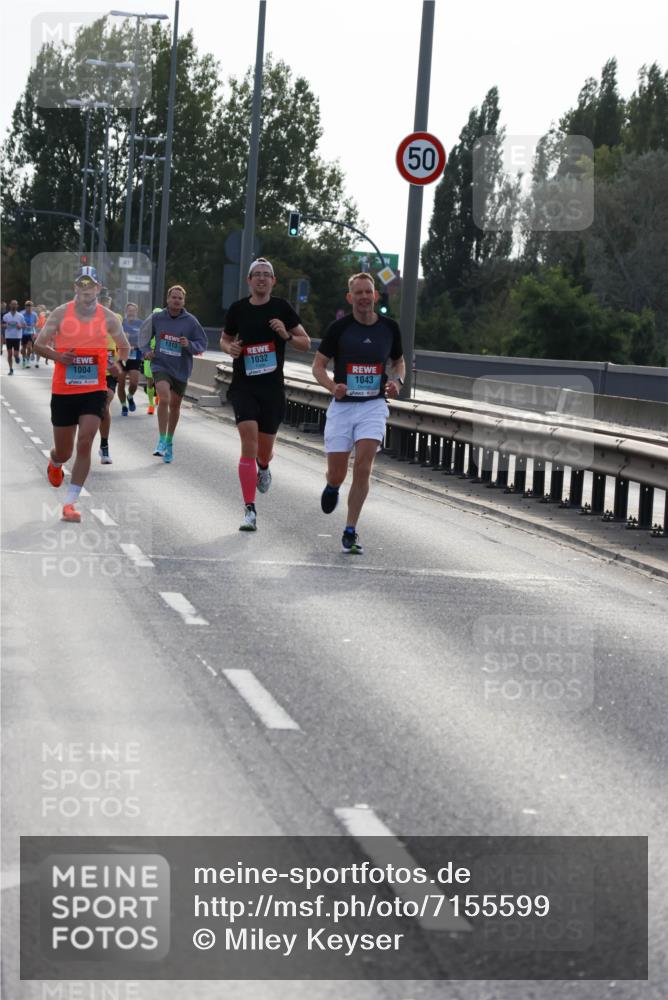 03.10.2024 - Köhlbrandbrückenlauf Miley Keyser http://msf.ph/oto/7155599 03.10.2024 09:11:03 Position 3 1004, 1, 1313, 1032, 1043, 50 meine-sportfotos.de