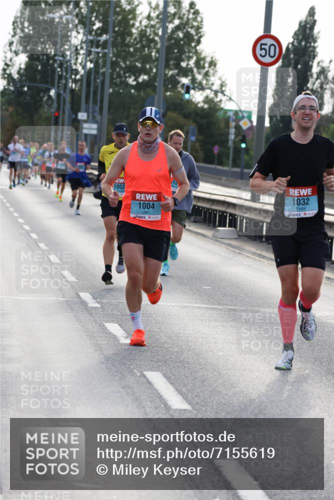 03.10.2024 - Köhlbrandbrückenlauf Miley Keyser http://msf.ph/oto/7155619 03.10.2024 09:11:06 Position 3 13, 1052, 1004, 50, 50, 1032 meine-sportfotos.de