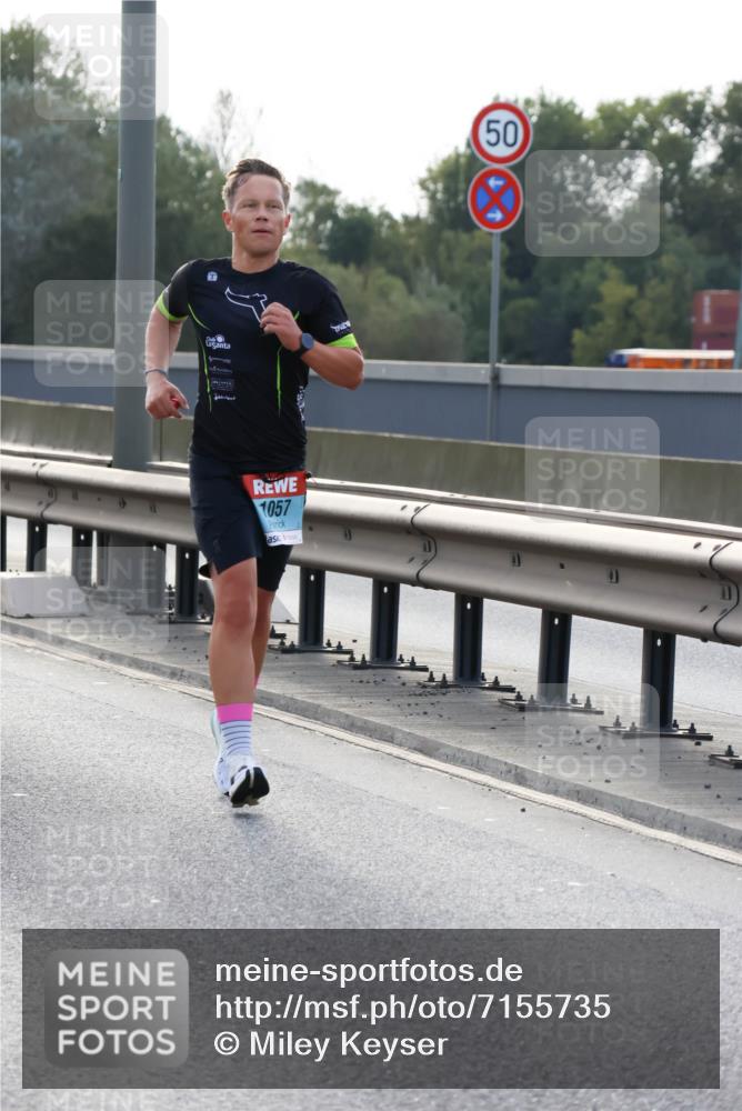 03.10.2024 - Köhlbrandbrückenlauf Miley Keyser http://msf.ph/oto/7155735 03.10.2024 09:11:47 Position 3 1057, 50, 50 meine-sportfotos.de