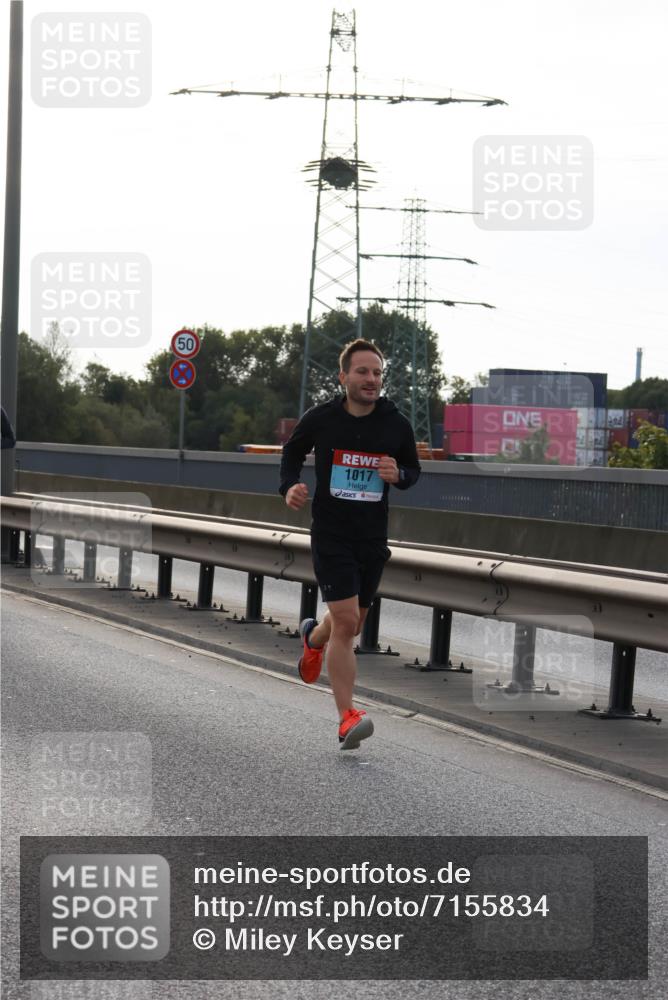 03.10.2024 - Köhlbrandbrückenlauf Miley Keyser http://msf.ph/oto/7155834 03.10.2024 09:12:10 Position 3 50, 1017 meine-sportfotos.de